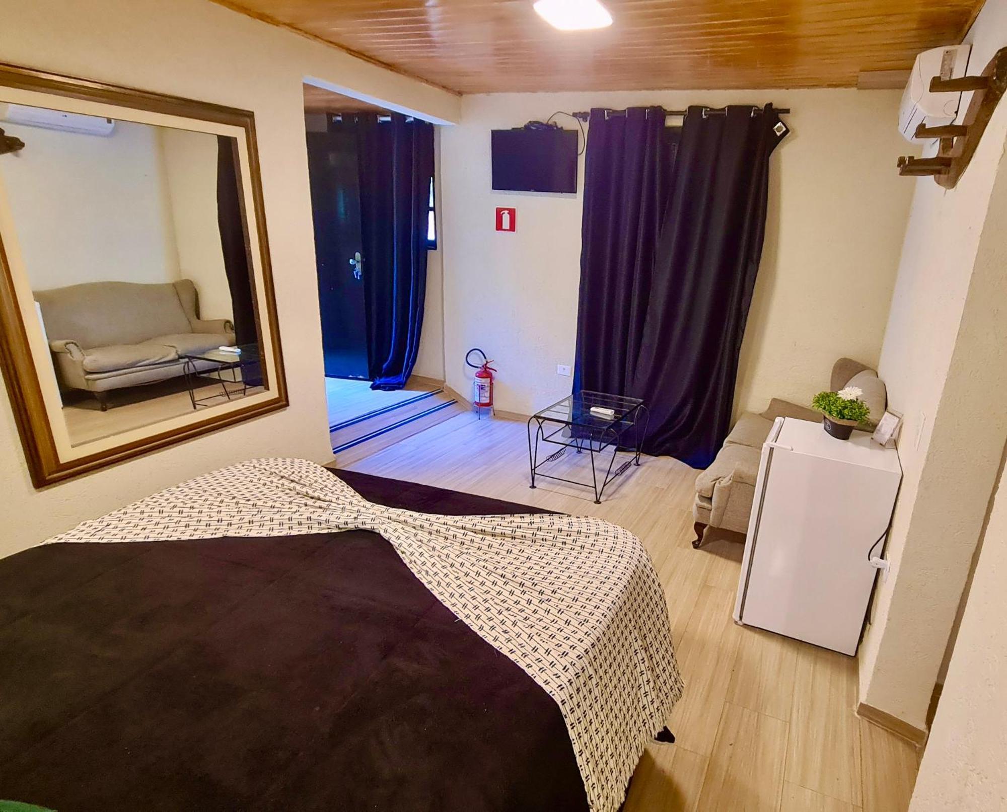 Casa Mantiqueira - Proxima Ao Capivari E Opcoes De Hidromassagem Hotel 4*